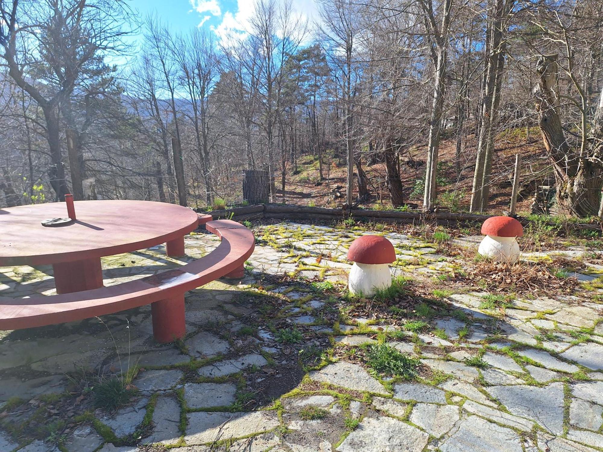 Il Villaggio Dei Puffi Bardineto Esterno foto