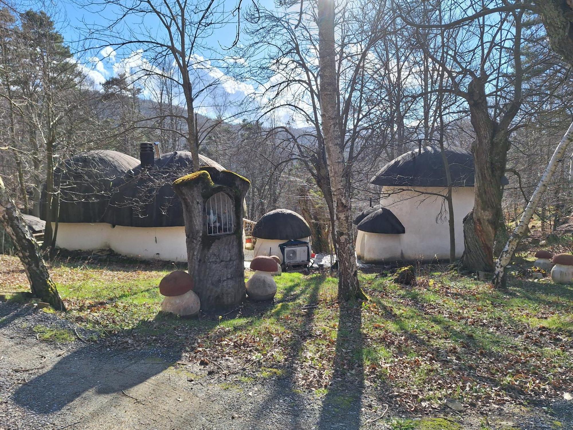 Il Villaggio Dei Puffi Bardineto Esterno foto